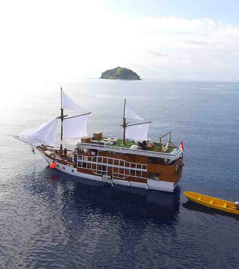 Open Trip Phinisi Deluxe V Labuan Bajo I Ara Adventure