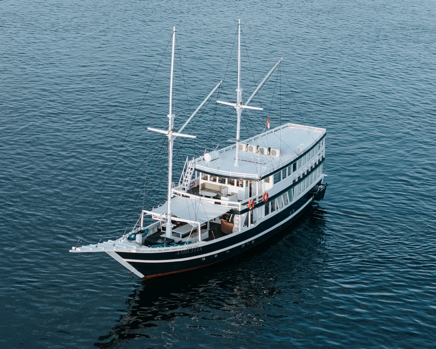 Sewa Kapal Phinisi Luxury Labuan Bajo Tara