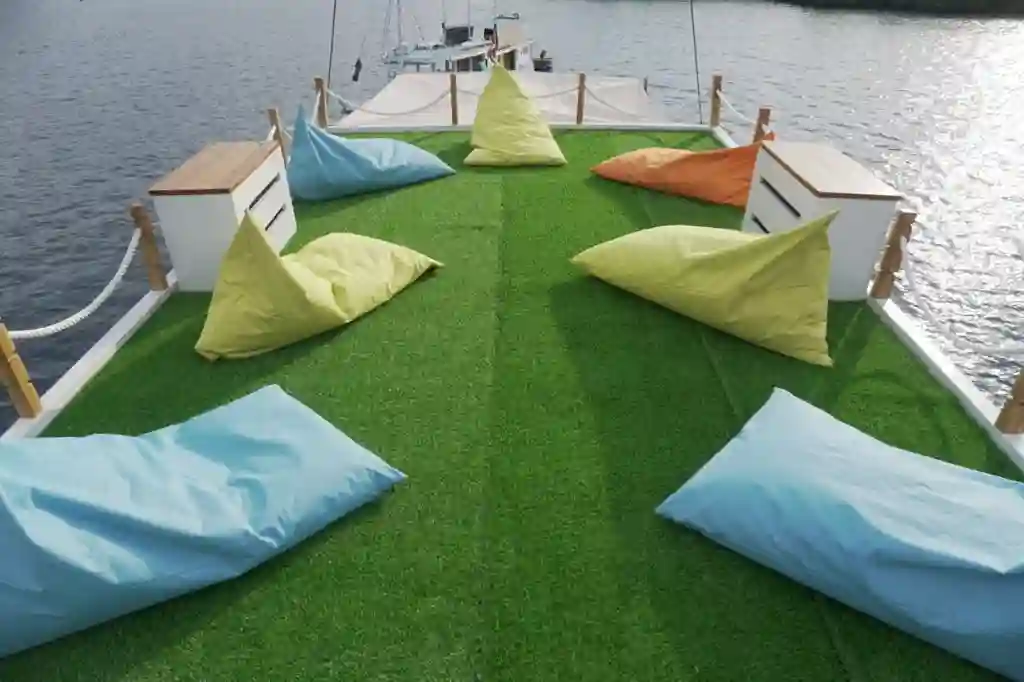 Sewa Kapal Phinisi Deluxe Labuan Bajo Leticia