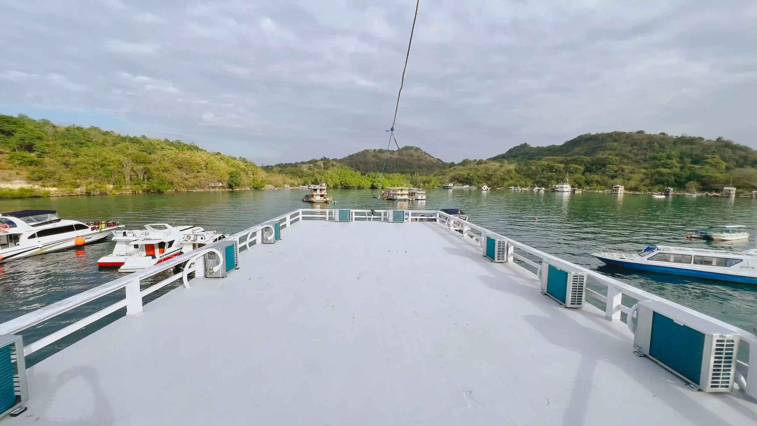 Sewa Kapal Phinisi Deluxe Labuan Bajo Maheswari