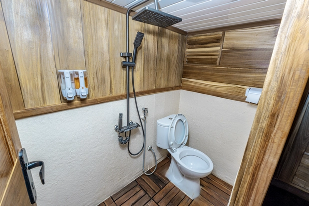 Deluxe Cabin 2