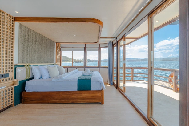 Royal Cabin