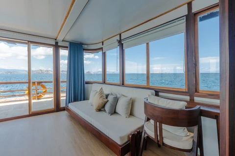 Royal Cabin