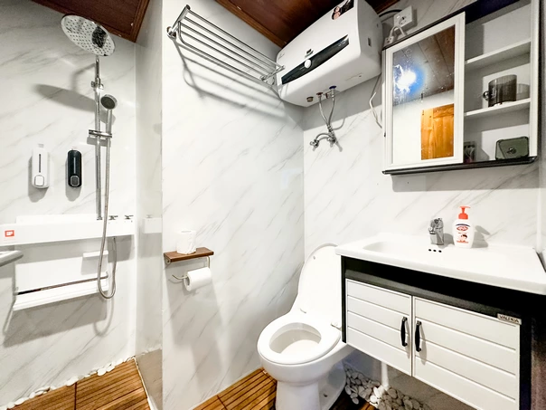 Deluxe Cabin 2
