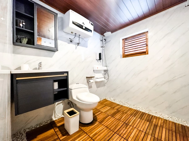 Mansard Cabin 1