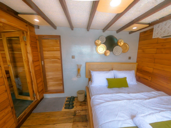 Deluxe Cabin