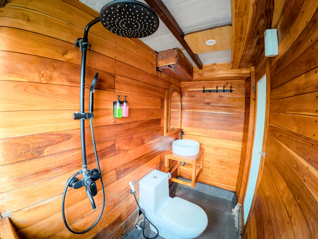 Signature Cabin 2
