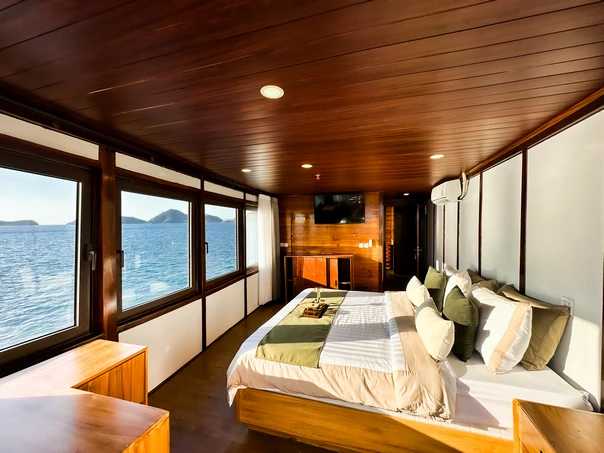 Mansard Cabin 1