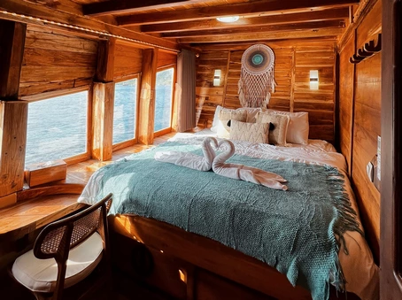 Deluxe Cabin 2