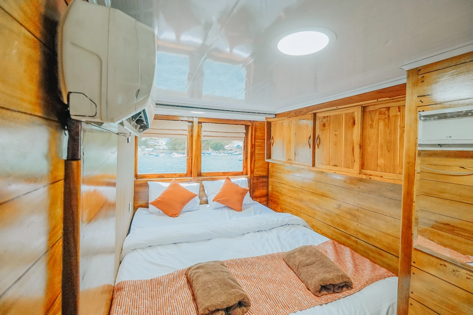 Private Cabin Shared Bathroom