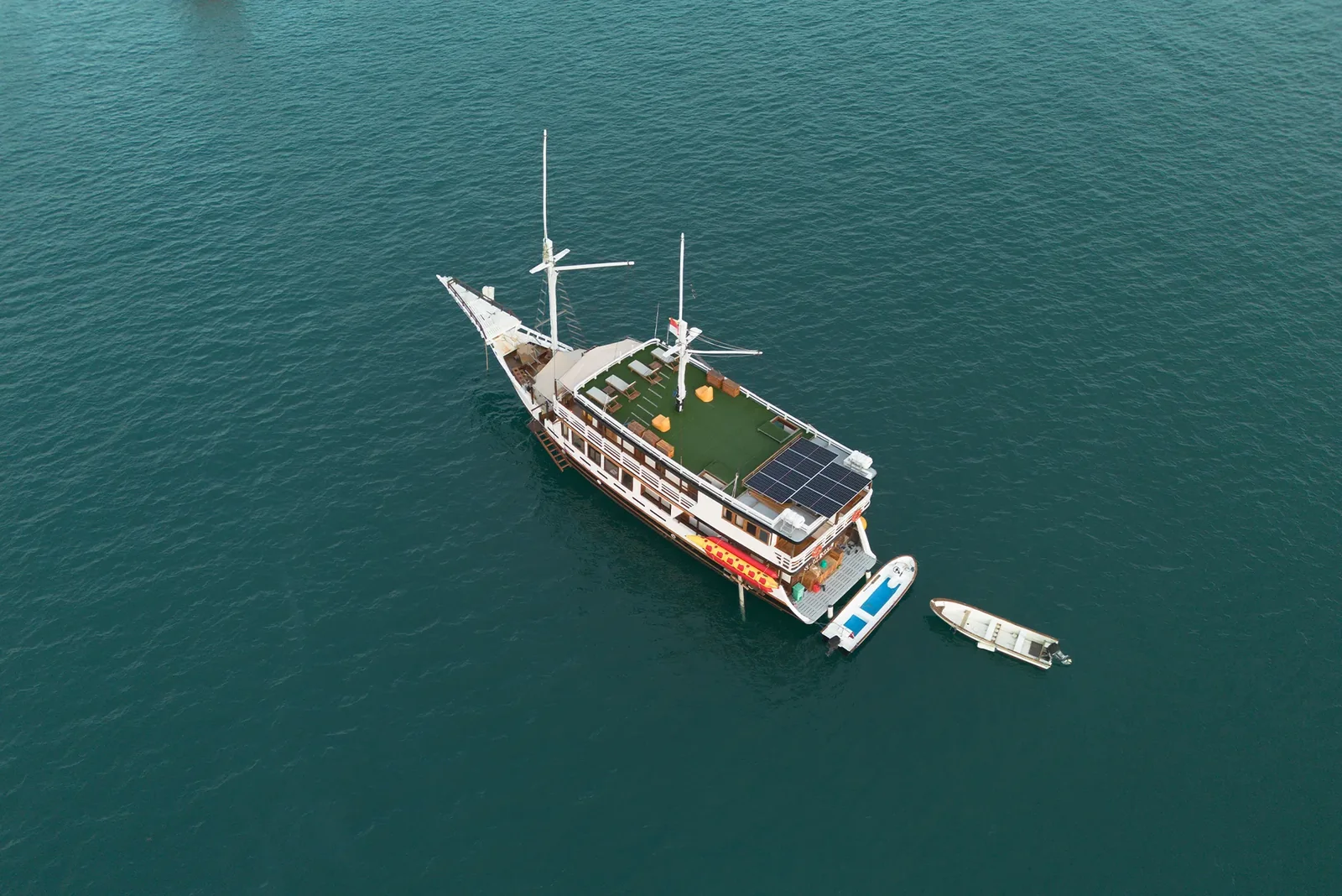 Lombok to Komodo With Sukha Sail Phinisi