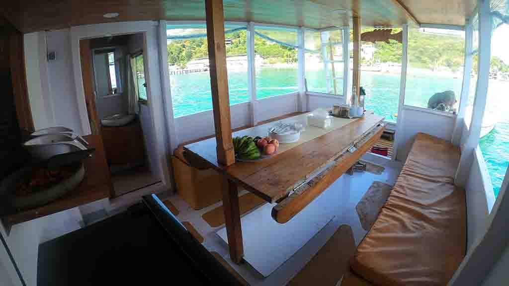 Kapal standart II,Open Trip labuan Bajo Kapal standart