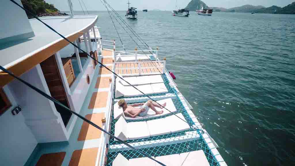 Kapal standart II,Open Trip labuan Bajo Kapal standart