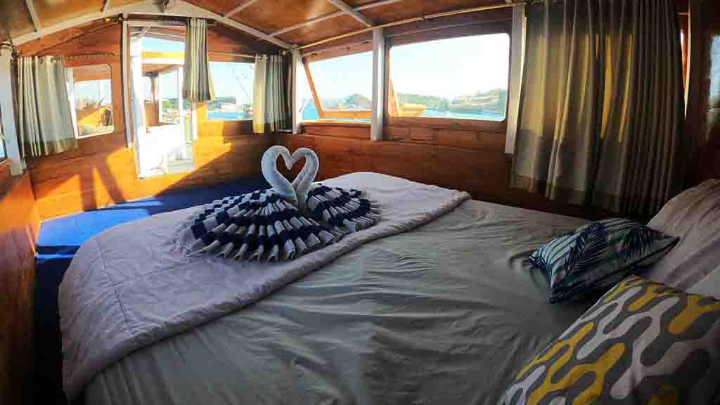 Kapal standart II,Open Trip labuan Bajo Kapal standart