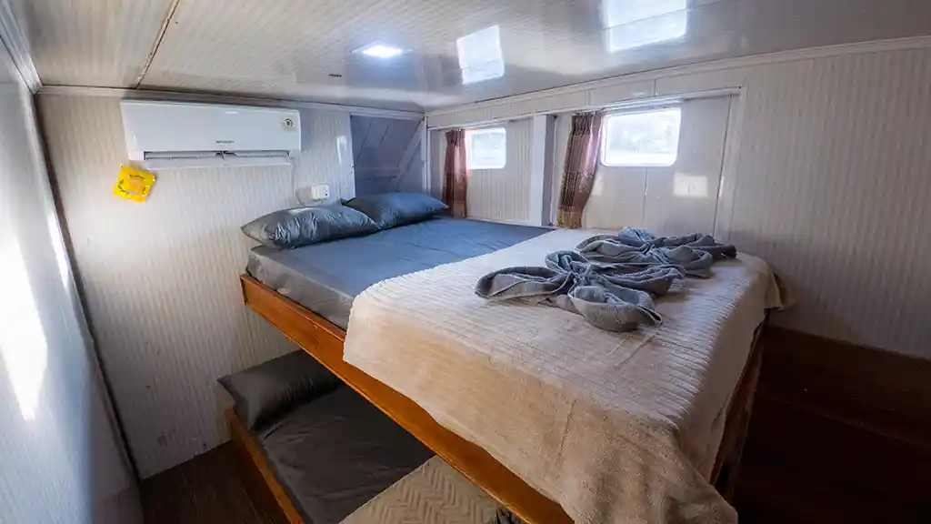 Share Cabin - Kapal Phinisi Superior II