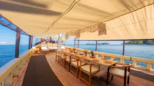 Sundeck - kapal Phinisi Luxury VI