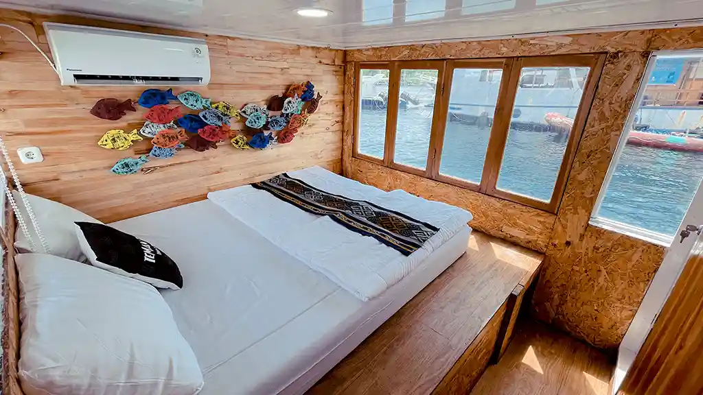 Cabin 4 - Kapal Phinisi Deluxe II