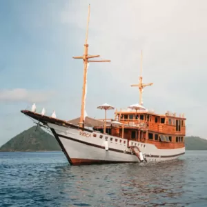 Sewa Kapal Phinisi Luxury IV Labuan Bajo, Phinisi Luxury Vinca