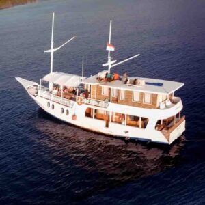 Sewa Kapal Phinisi Deluxe II Labuan bajo, Open Trip Labuan bajo, Sailing komodo 3H2M, Phinisi Deluxe Teman Baik
