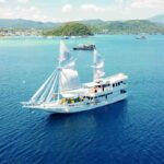 Tersedia Sewa Kapal Phinisi Deluxe IX Ataupun Open Trip Labuan Bajo / sailing komodo 3 Hari 2 Malam. Setiap Hari Jum`at - Minggu. Phinisi Deluxe Giona