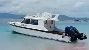 Sewa Speed Boat Shining Labuan Bajo