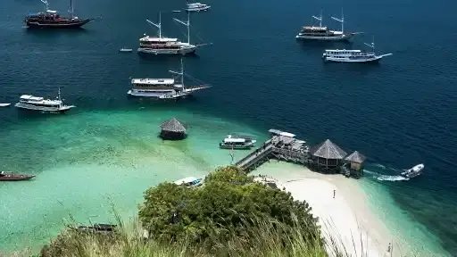 Trip Labuan Bajo 3 Hari 2 Malam by Kapal Reguler